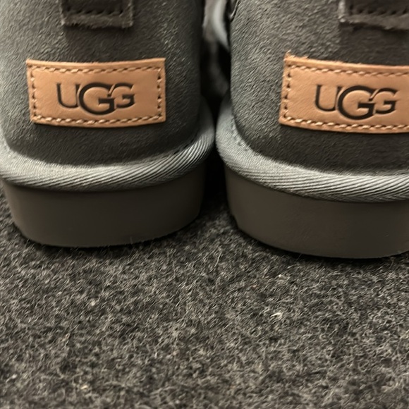 Uggs - Picture 3 of 5
